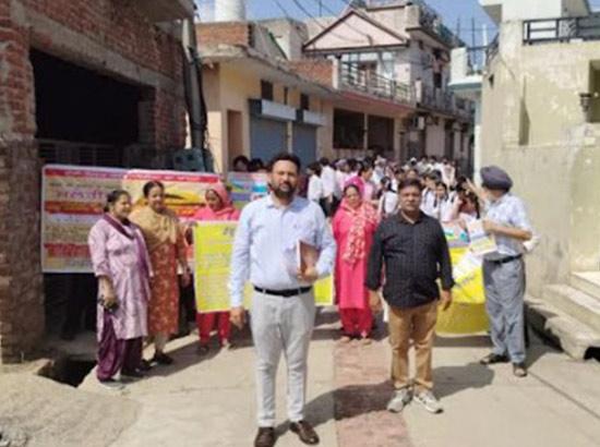 ਡੇਂਗੂ ’ਤੇ ਵਾਰ : ਸਿਹਤ ਟੀਮਾਂ ਵਲੋਂ ਜ਼ਿਲ੍ਹੇ 'ਚ ਵੱਖ-ਵੱਖ ਥਾਈਂ ਨਿਰੀਖਣ