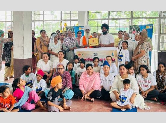 ਮਾਲੇਰਕੋਟਲਾ ਦੇ ਪਿੰਡ ਰੁੜਕਾ ਵਿਖੇ ਯੋਗਾ ਦਿਵਸ: ਸਾਡੇ ਸਰੀਰ ਨੂੰ ਨਿਰੋਗ ਅਤੇ ਮਨ ਨੂੰ ਸ਼ਕਤੀ ਪ੍ਰਦਾਨ ਯੋਗ