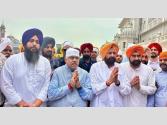 ਦਰਬਾਰ ਸਾਹਿਬ ਨਤਮਸਤਕ ਹੋਏ ਤਰੁਣ ਚੁੱਘ ਤੇ ਕੇਵਲ ਸਿੰਘ ਢਿੱਲੋਂ, ਸਰਬੱਤ ਦੇ ਭਲੇ ਦੀ ਕੀਤੀ ਅਰਦਾਸ