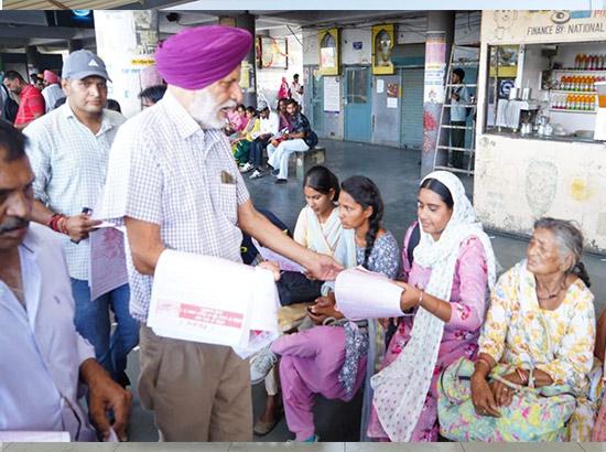 ਬੱਸ ਅੱਡਾ ਸ਼ਿਫਟ ਕਰਨ ਦੇ ਨੁਕਸਾਨ ਤੋਂ ਜਾਣੂੰ ਕਰਵਾਉਣ ਲਈ ਵੰਡੀ ਪ੍ਰਚਾਰ ਸਮੱਗਰੀ