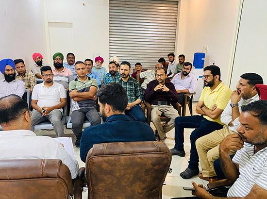ਰਾਸ਼ਨ ਕਾਰਡ ਧਾਰਕਾਂ ਨੂੰ ਸਮੇਂ ਸਿਰ ਪੂਰੀ ਕਣਕ ਦੇਣ ਡਿਪੂ ਸੰਚਾਲਕ: ਮੇਅਰ ਪਦਮਜੀਤ ਸਿੰਘ ਮਹਿਤਾ