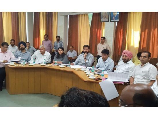 ਵਪਾਰੀਆਂ ਦੀ ਮੰਗ ਨੂੰ ਮੁੱਖ ਰੱਖਦਿਆਂ ਨਗਰ ਨਿਗਮ ਬਠਿੰਡਾ ਵੱਲੋਂ ਟੋਅ ਵੈਨਾਂ ਚਲਾਉਣ ਤੇ ਰੋਕ