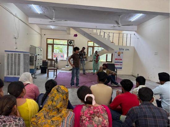 “ਨਾਟਕ ਫੁੱਲਾਂ ਦੇ ਰੰਗ ਕਾਲੇ” ਨੁੱਕੜ ਨਾਟਕ ਰਾਹੀ ਨਸ਼ਿਆਂ ਸਬੰਧੀ ਕੀਤਾ ਜਾਗਰੂਕ