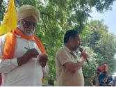 ਨਵਾਂਸ਼ਹਿਰ-ਗੜ੍ਹਸ਼ੰਕਰ ਰੋਡ ਜਲਦ ਬਣਾਉਣ ਲਈ ਦਿੱਤਾ ਧਰਨਾ