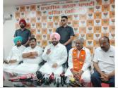 ਨਗਰ ਨਿਗਮ ਚੋਣਾਂ ਵਿੱਚ ਗੜਬੜ ਨੂੰ ਲੈਕੇ ਰਵਨੀਤ ਬਿੱਟੂ ਨੇ ਮਾਰਿਆ ਡੀਸੀ ਤੇ ਐੱਸਐੱਸਪੀ ਨੂੰ ਦਬਕਾ 