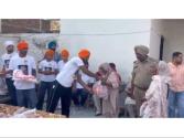 ਪੁਲਿਸ ਮੁਲਾਜ਼ਮ ਜਰੂਰਤਮੰਦ ਪਰਿਵਾਰਾਂ ਲਈ ਕਰ ਰਿਹਾ ਹੈ ਰਾਸ਼ਨ ਦੀ ਸੇਵਾ 